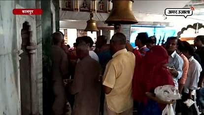 Devotees prays at shiva temple in Kanpur, cheering bum bum bhole 