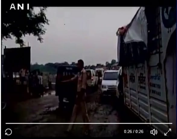 Police escort convoy of Madhya Pradesh minister Umashankar Gupta out of 5-Km long jam 
