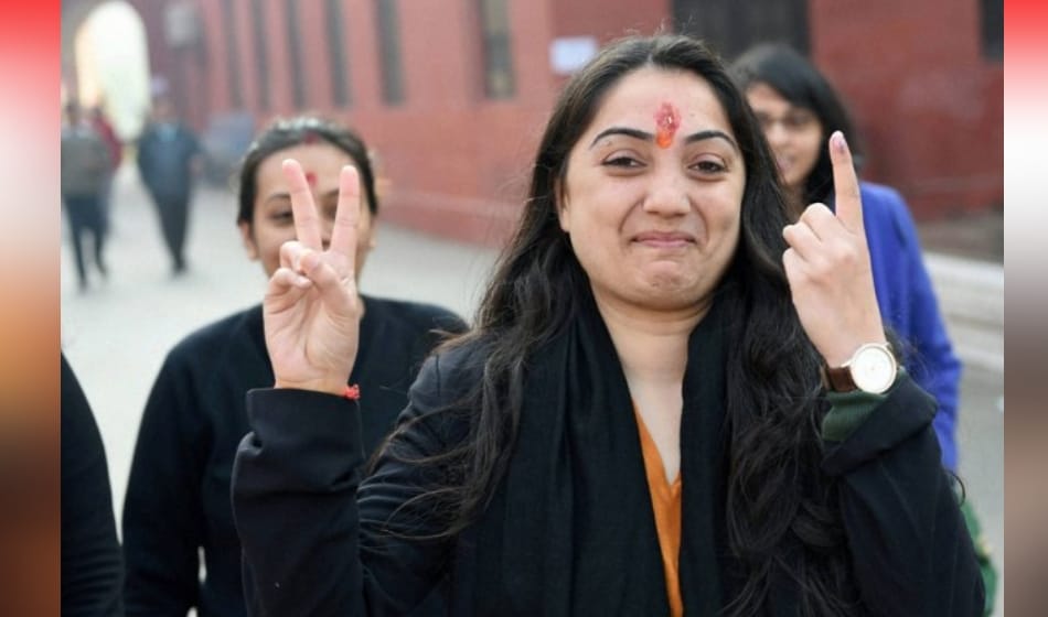 bjp spokesperson nupur sharma shares 2002 gujarat riots photo as bengal violence, get trolled