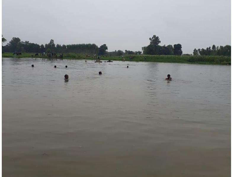 Rain created waterlog in Lucknow.