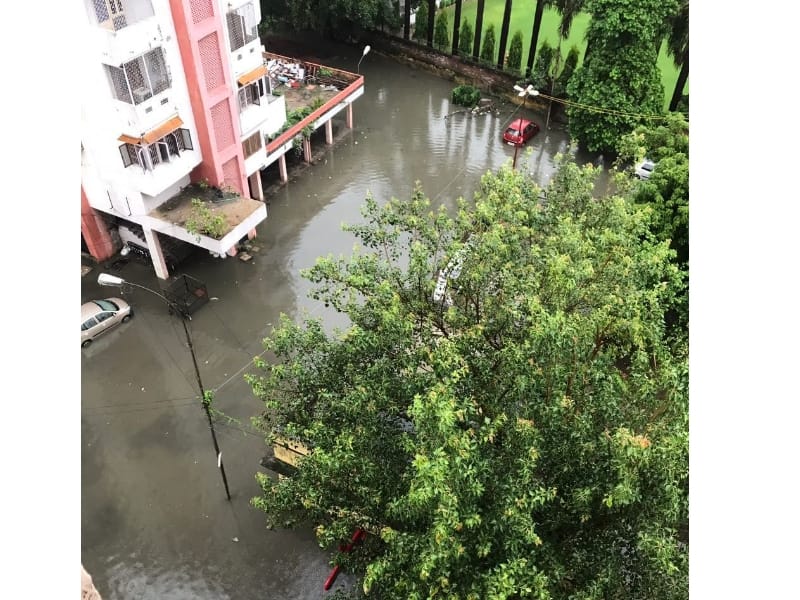 Rain created waterlog in Lucknow.
