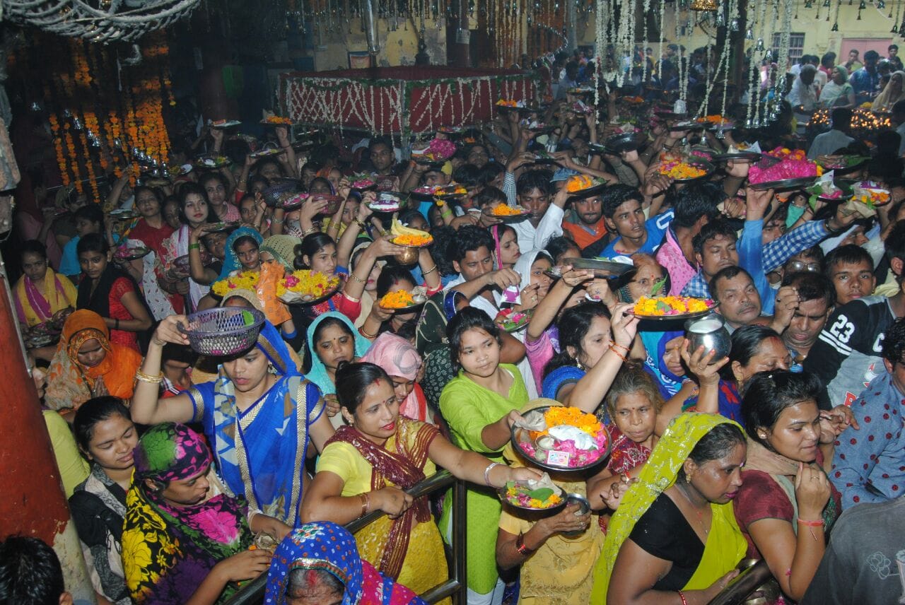worship in the temples of lord shiva in agra