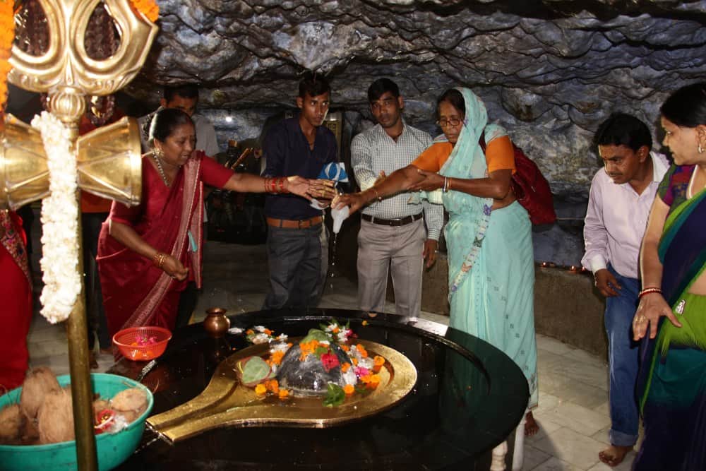 sawan pooja vidhi of monday fast for shiva