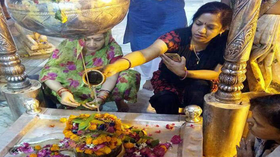 sawan somvar in shiv temple