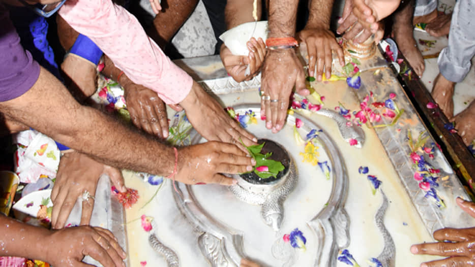 lord shiva puja in sawan