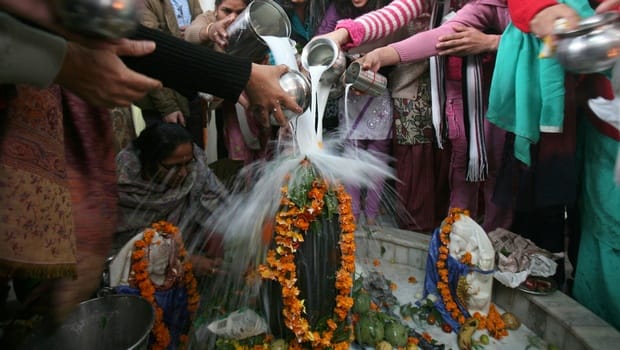 lord shiv pujan in sawan month, sawan 2017, shravan 2017