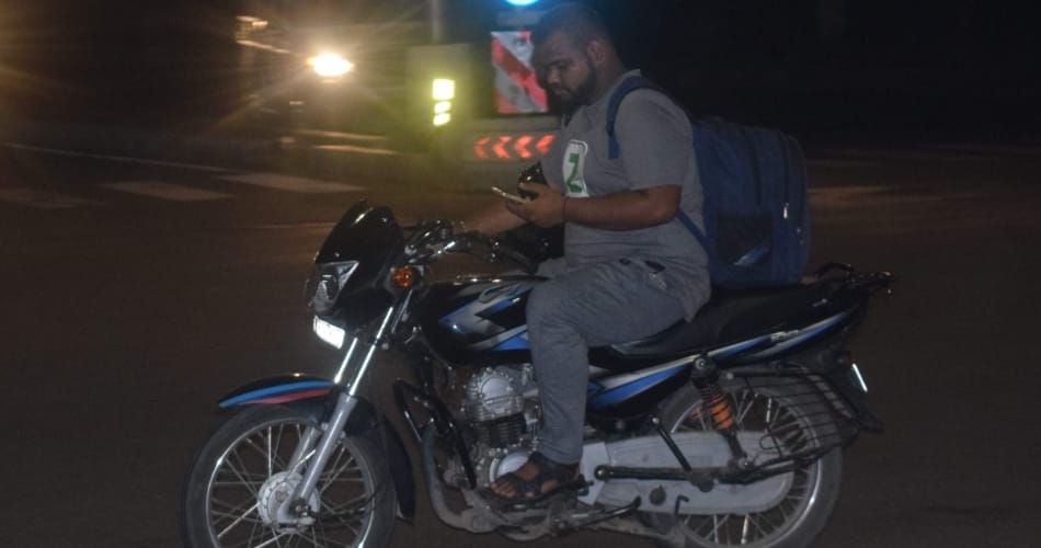Flaws of traffic rules on indian roads by people