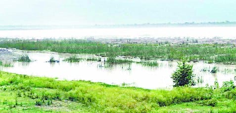 Three villages on the outskirts of the Sharda river