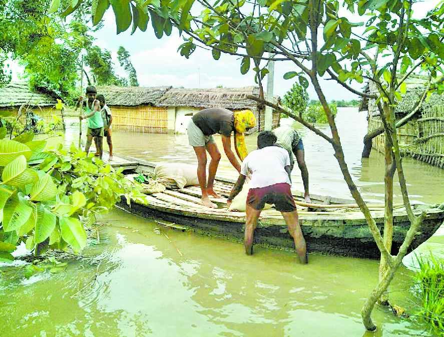 Ghagra crosses danger mark