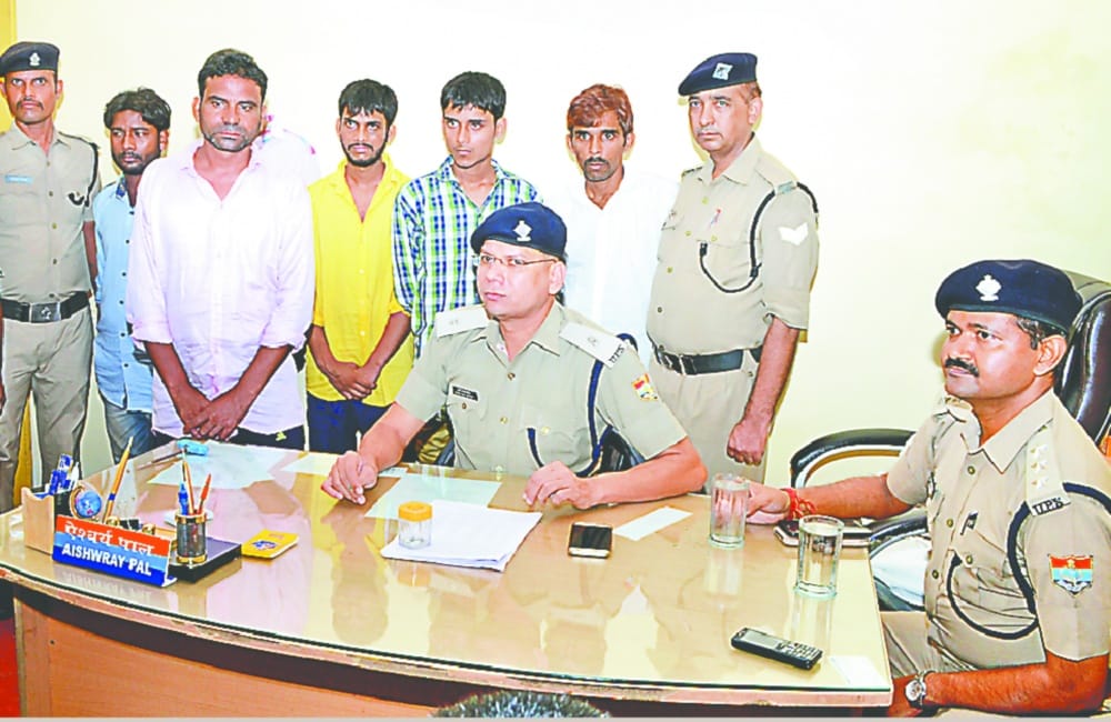 police arrested six miscreants for bike theft