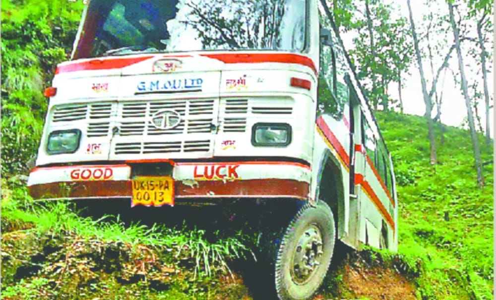 Collision between two buses then a miracle save pilgrims life