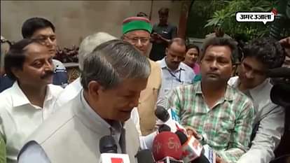 FORMER CM OF UTTRAKHAND HARISH RAWAT GIVES Memorandum TO PRESIDENT pranab mukherjee