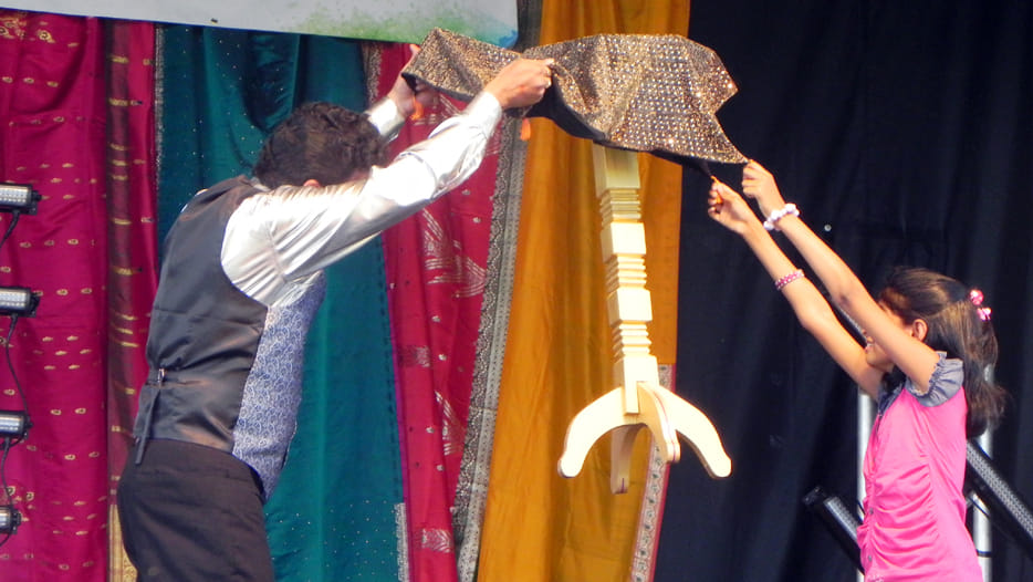 dancer of magic show take poison