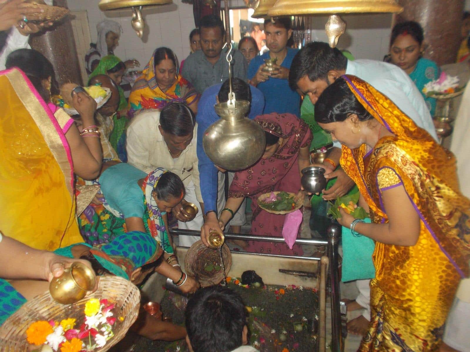 mahashivratri is symbol of lord shiva and pilgrims