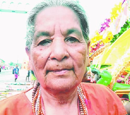 fourteen year old girl become kanwar for her father