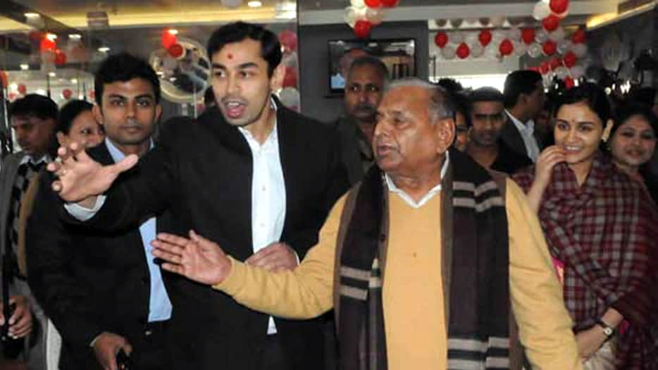 story about mulayam and prateek hobby