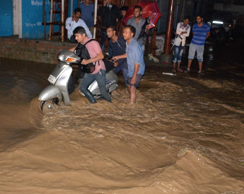 Photos of Water logging after heavy rain in dehradun 
