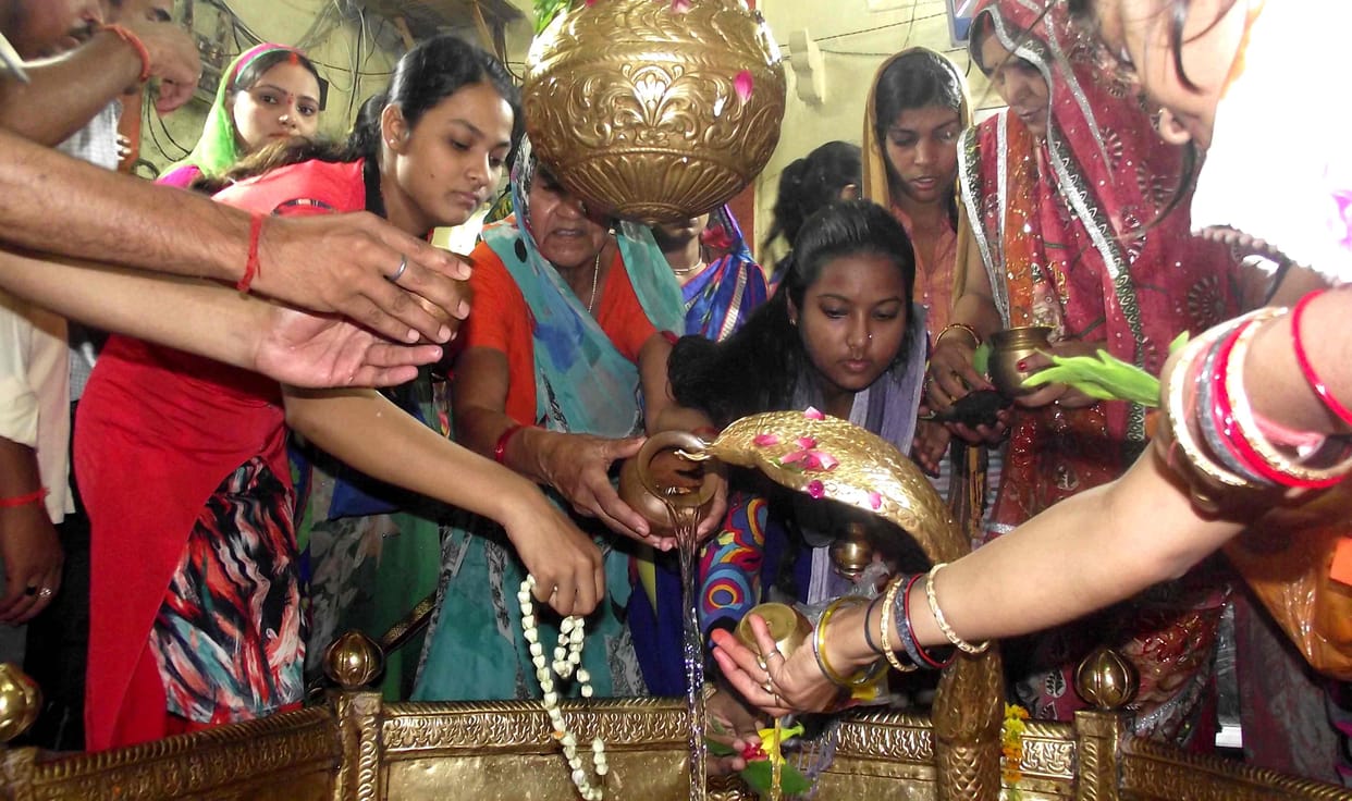 शिवालयों पर उमड़ा आस्था का सैलाब
