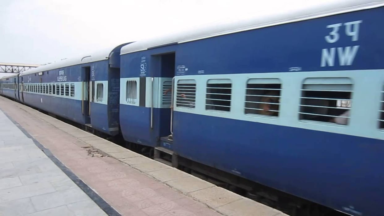 passengers will be get cheaper ticket from lucknow to jaipur in marudhar express