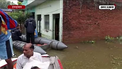 MASSIVE RAINFALL IN ALLAHABAD, ADMINISTRATION FORCED TO RUN BOAT FOR RELIEF AND RESCUE