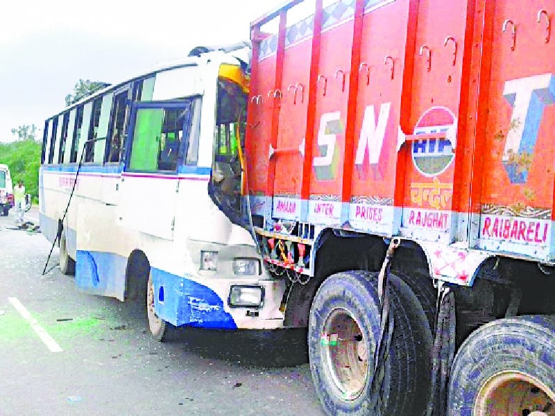  bus truck accident in raebareli.