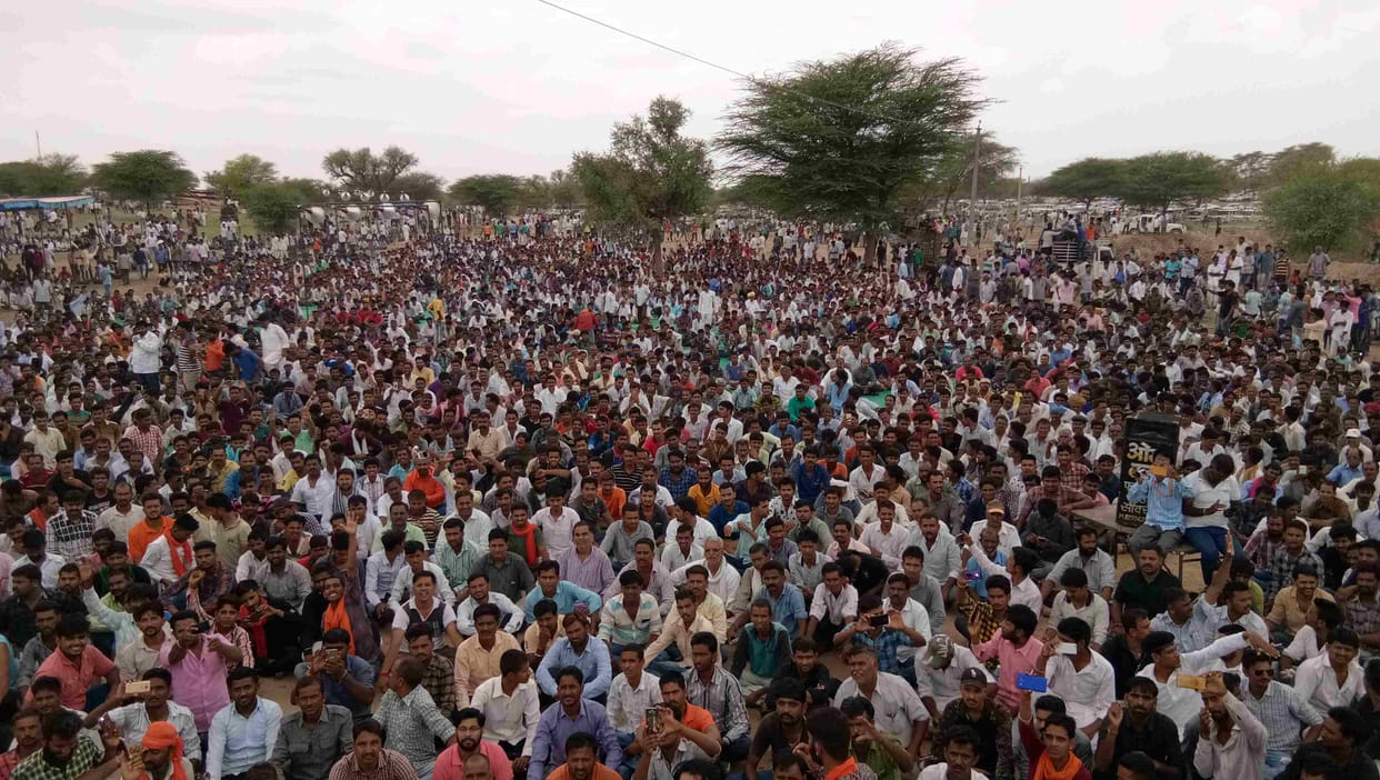 Thousands of Rajputs gathered at the Hunkar rally, confused on the decision of the funeral