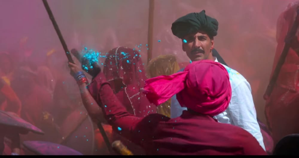 Toilet Ek Prem Katha New song Latth Maar release, Watch video