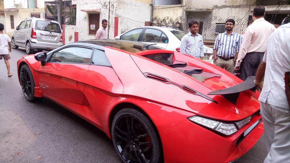 DC Avanti sports car passing through the streets of Varanasi, the queue for Selfie