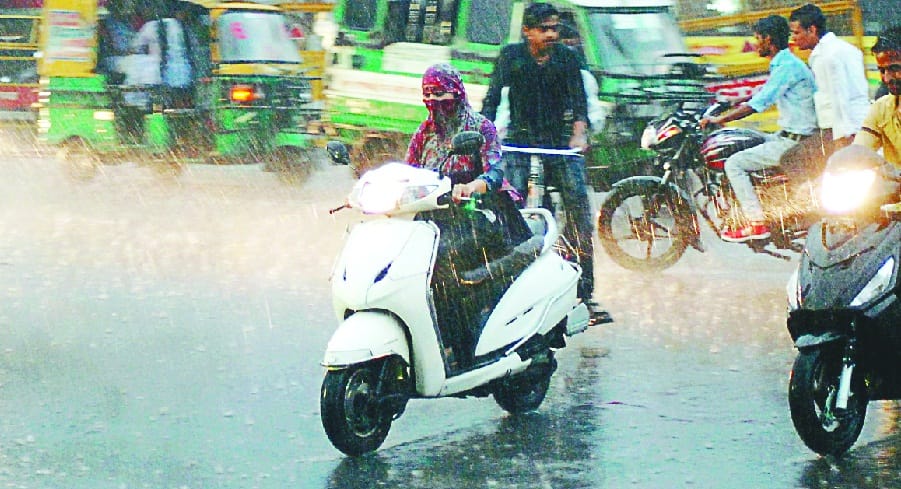 during rain electricity fail in city