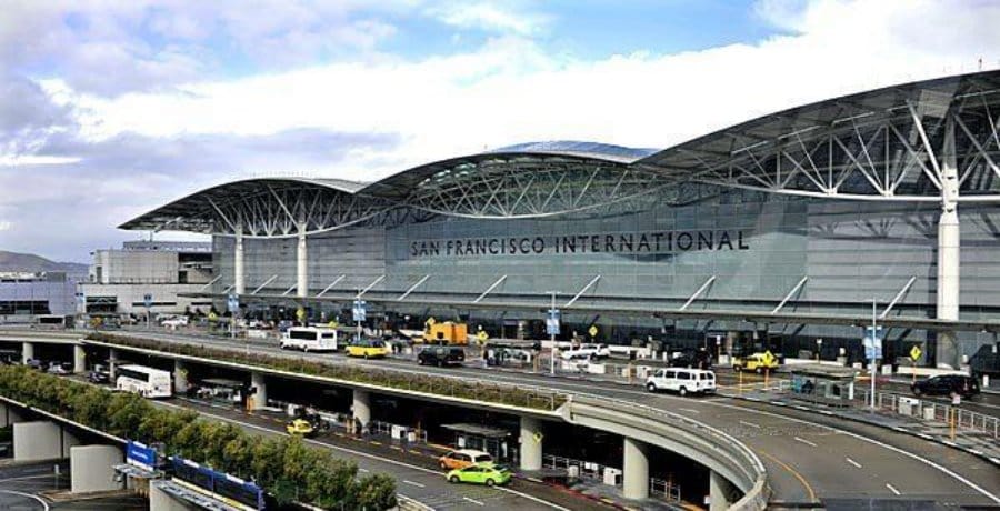 Air Canada plane nearly lands on a crowded taxiway at San Francisco