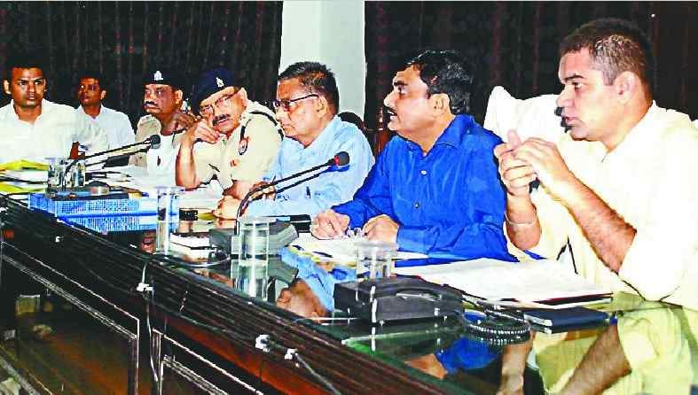 A single crater on the Kawad road will be done