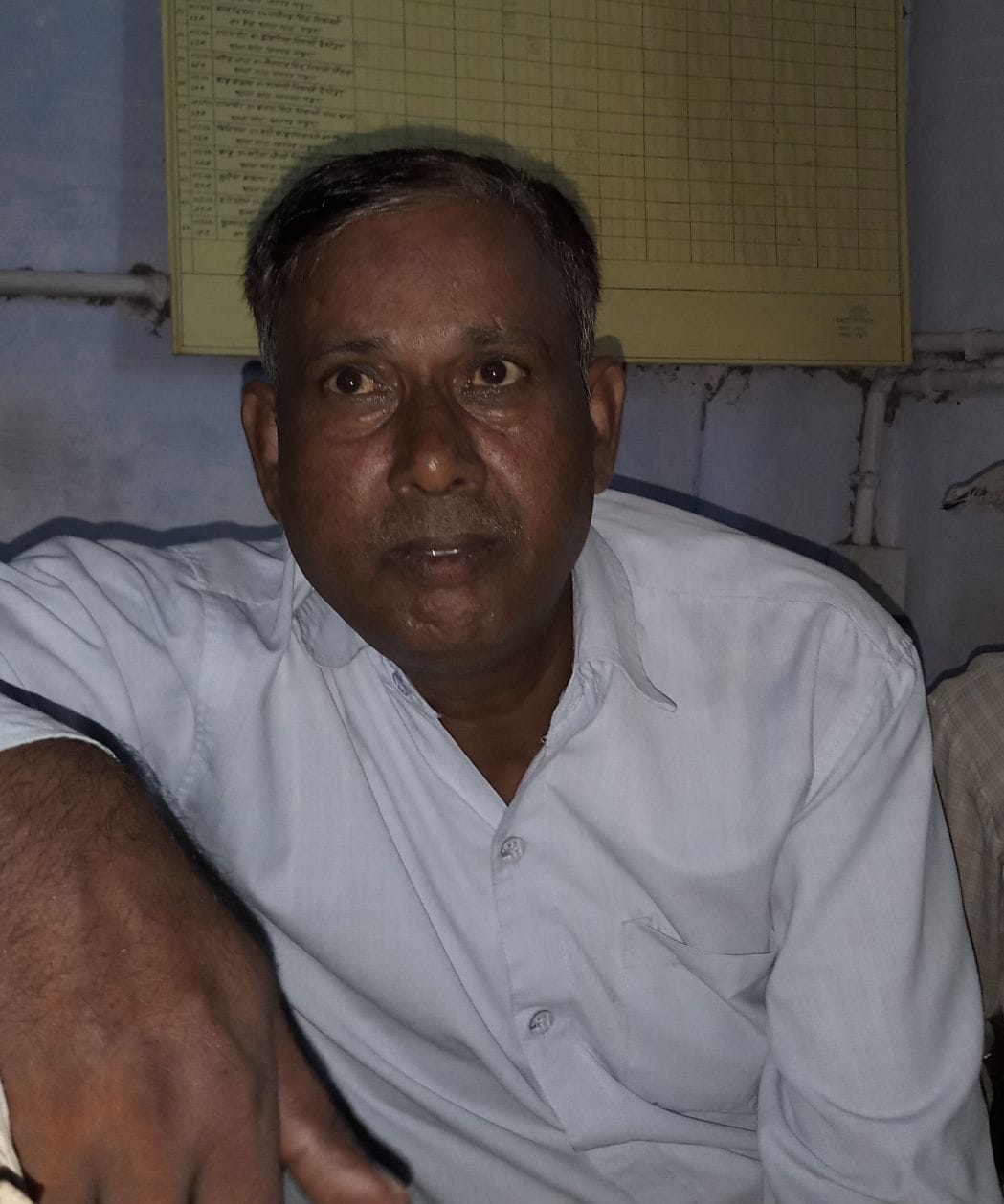 in mathura lekhpal caught red handed while taking bribe