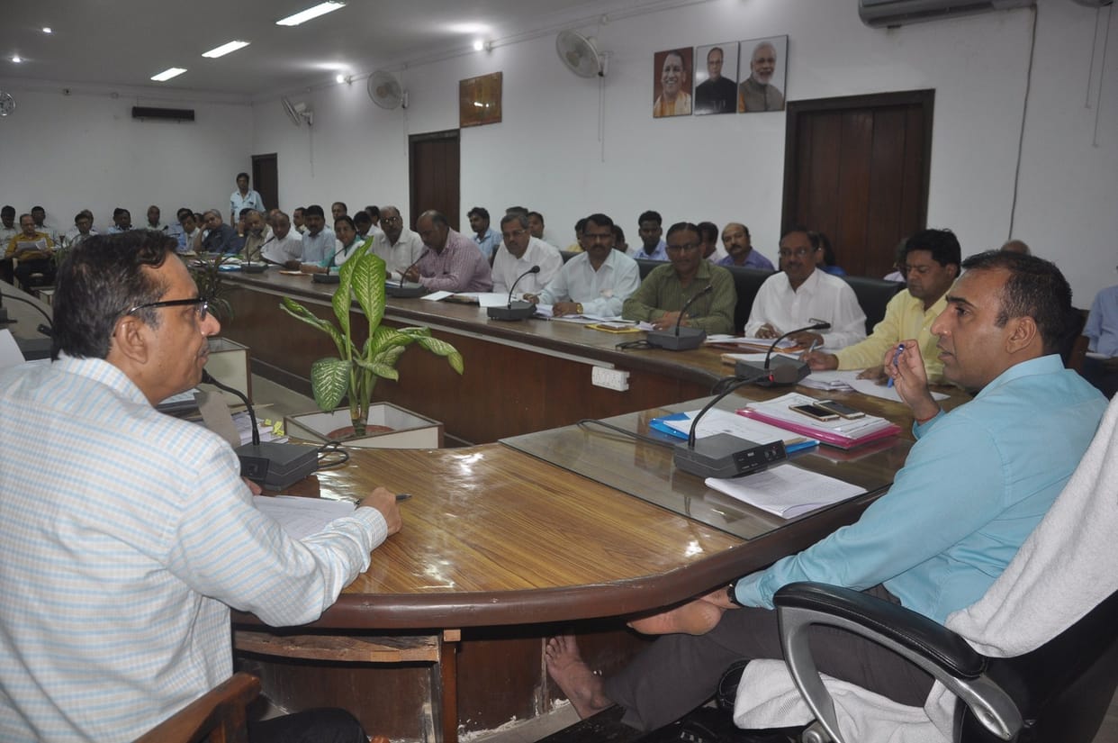 एक्सईएन जलनिगम, कुशीनगर एएमए को प्रतिकूल प्रविष्टि
