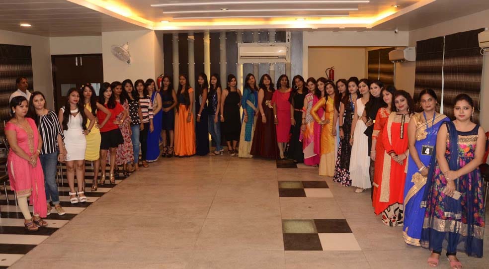 see the photos of miss varanasi contest ramp walk