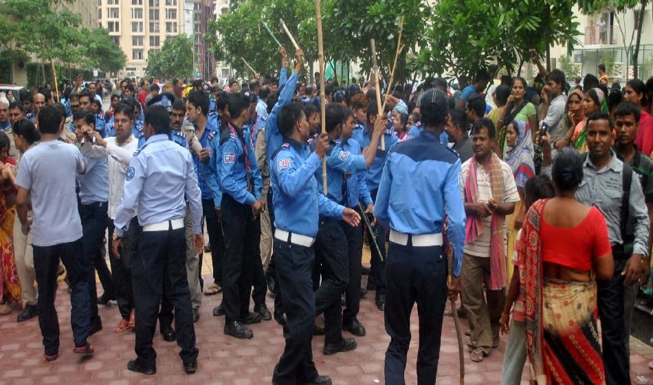  people rampage in noida mahagun society for allegedly hostage maid