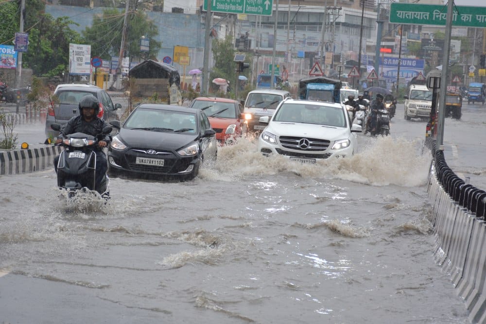 flood due to heavy rainfall in uttarakhand