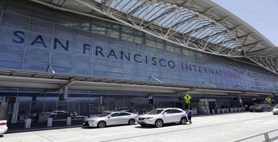 Air Canada plane nearly lands on a crowded taxiway at San Francisco