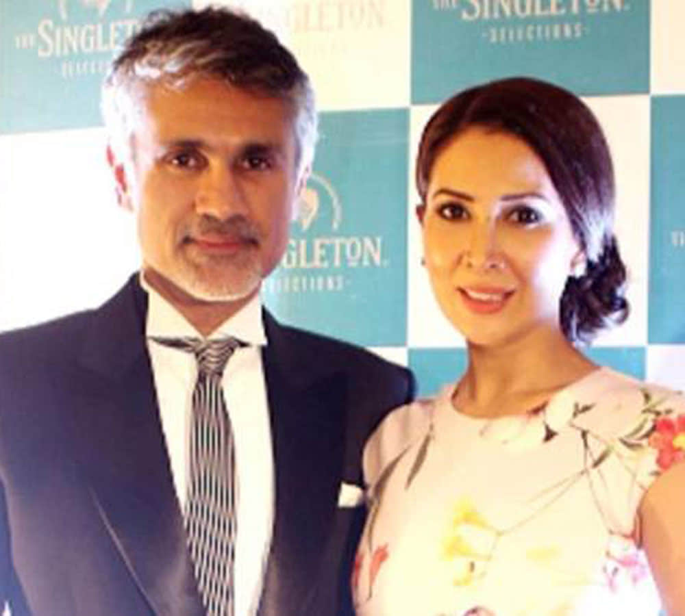 mohabbatein actress kim sharma date fashion designer arjun khanna