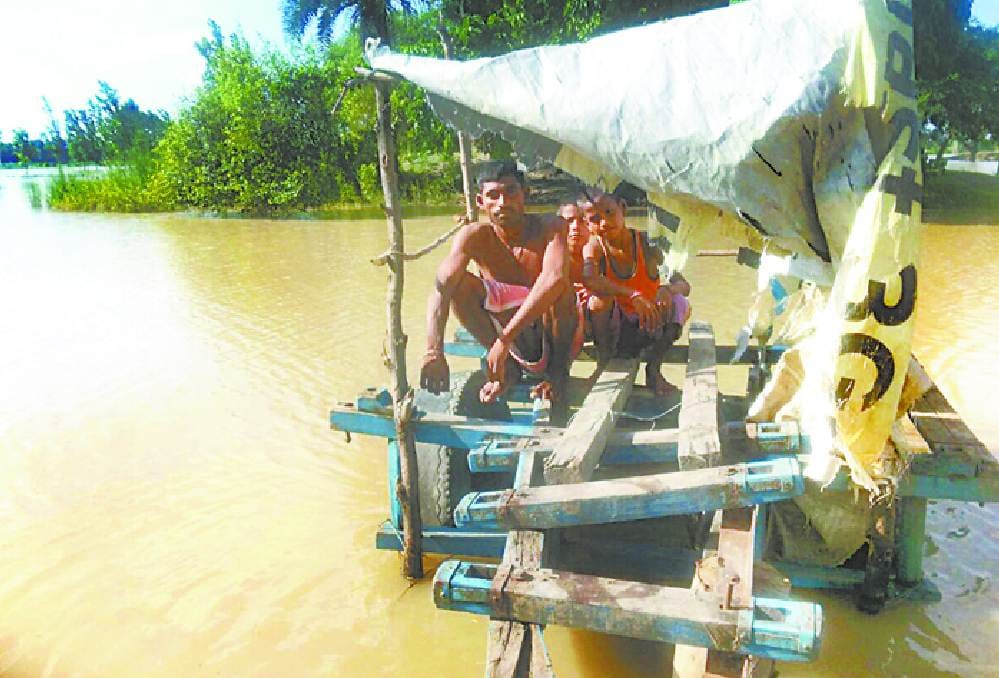 200 families stranded without help in Barua Kodar