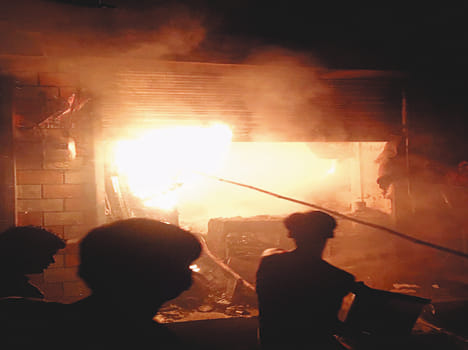 Short circuit fire in shops, loss of 20 million