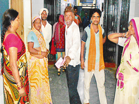 attendant misbehave with doctors