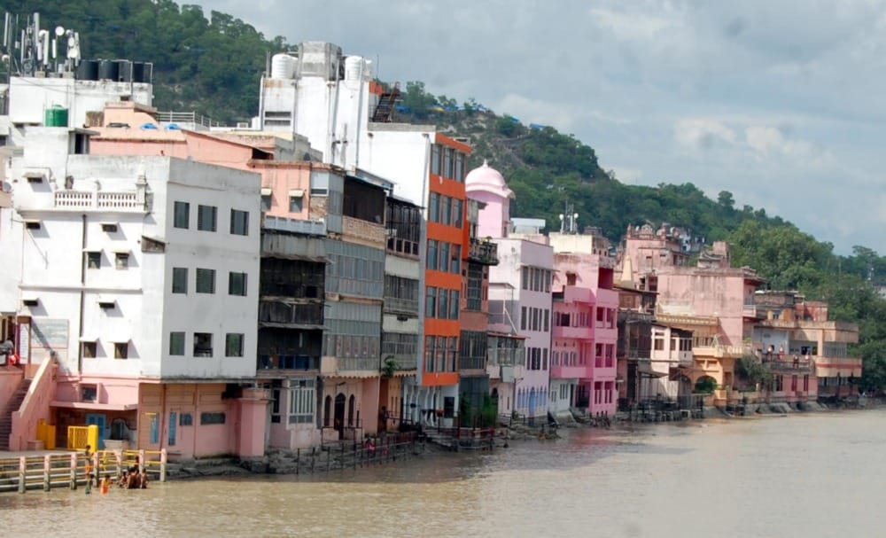 building are increasing near ganga river