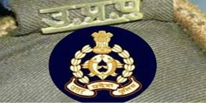 three policeman drunked and fighting out of the hospital at mahoba
