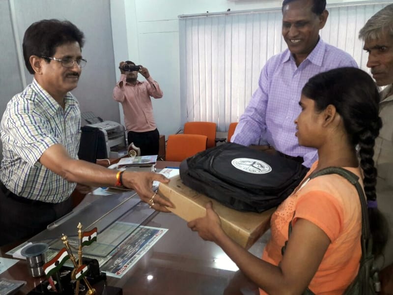 blind girl in kasganj wish to work for judicial help in society