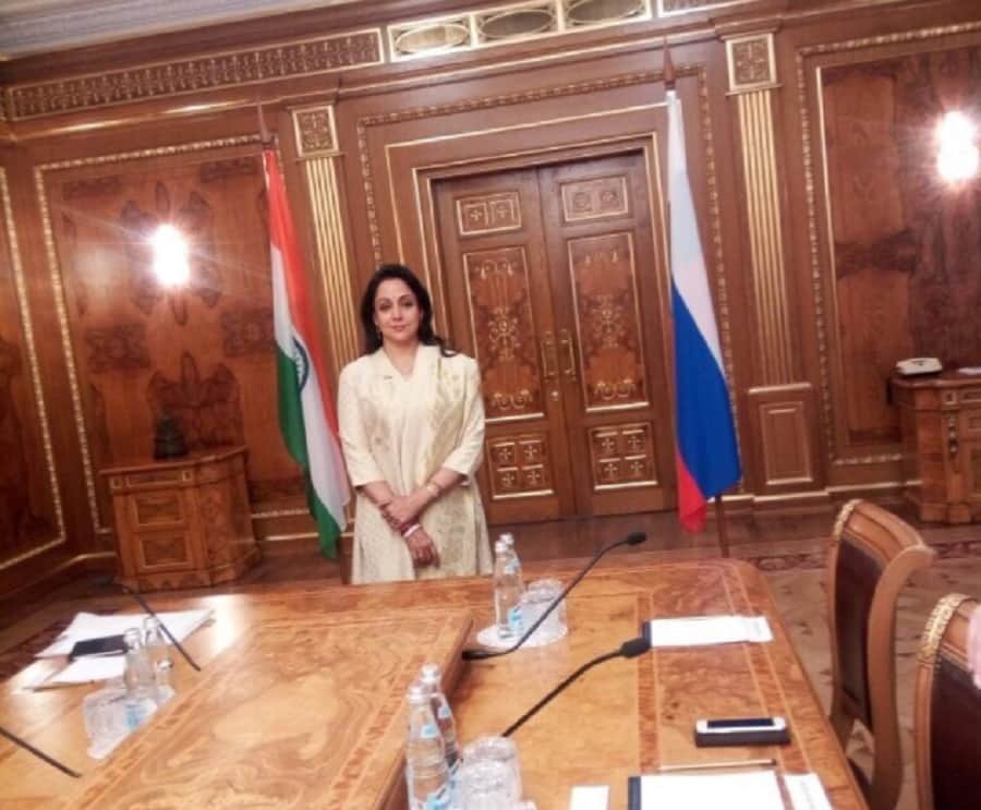actress and bjp candidate hema malini enjoying trip in russia with lok sabha speaker sumitra mahajan