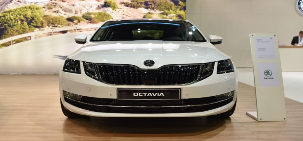 skoda launched Octavia Facelift 2017 in india at 15.49 lakh rupees