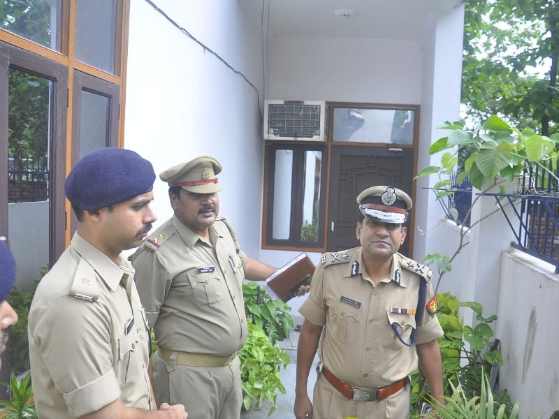 back to back dacoity in lucknow gomtinagar