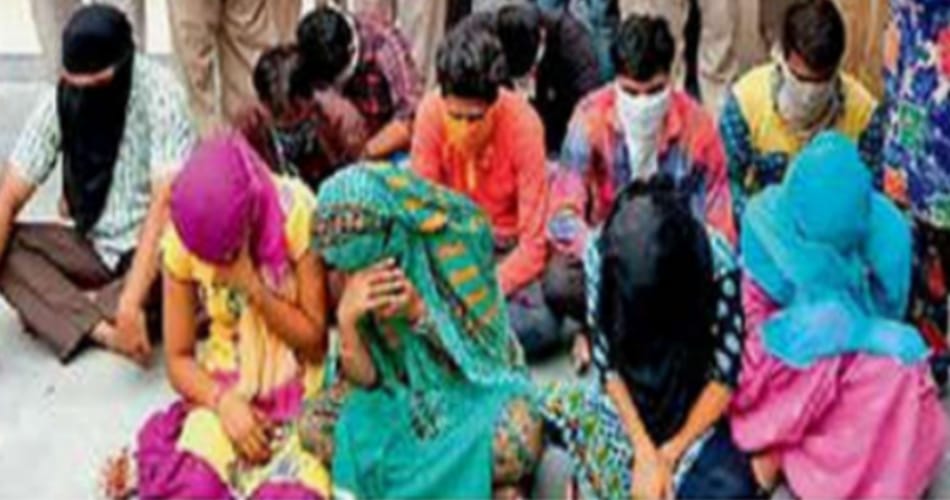  dinanagar sex racket in swarg palace buted, police arrested couples