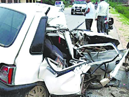  Three died in a car accident in sultanpur.
