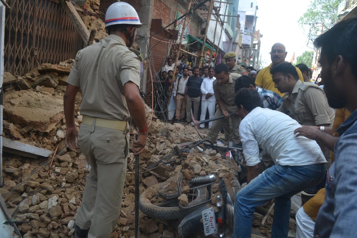 Shabby house collapses in city, one injured